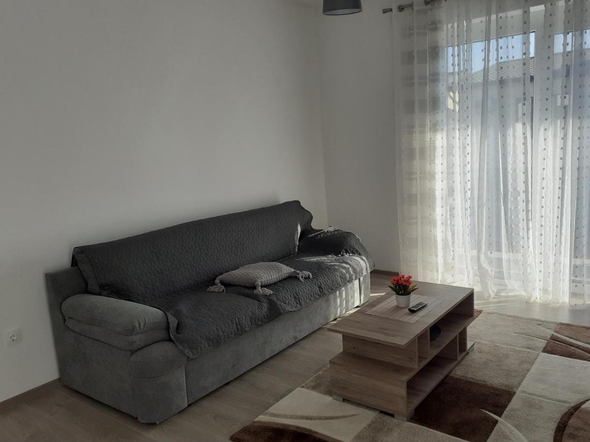 Sara Apartman Livezeni  Exterior foto